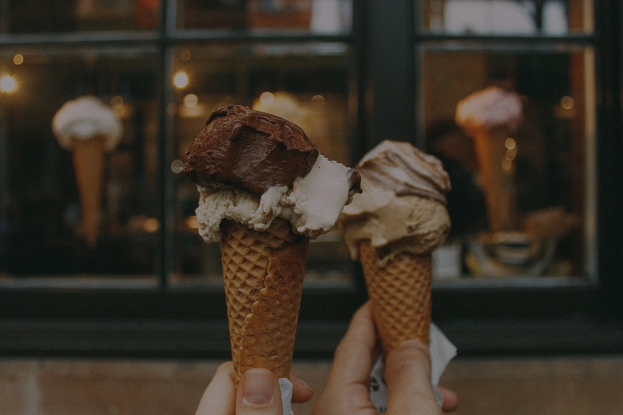 Menu dimostrativo per una gelateria artigianale, che permette di sfogliare facilmente gusti e coppe di gelato.